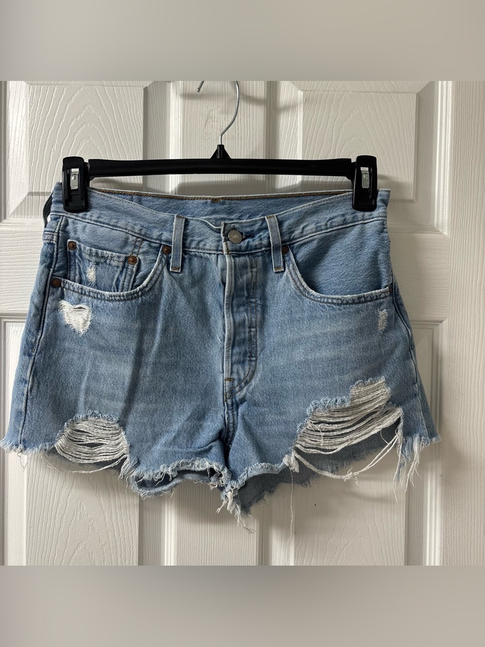Levi's 501 Light Wash 100% Cotton Distressed Ripped Denim Shorts Women’s Size 27